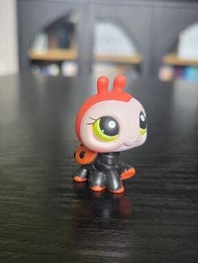 LPS Littlest Pet Shop #221 LadyBug Black Red Green Eyes  Toy